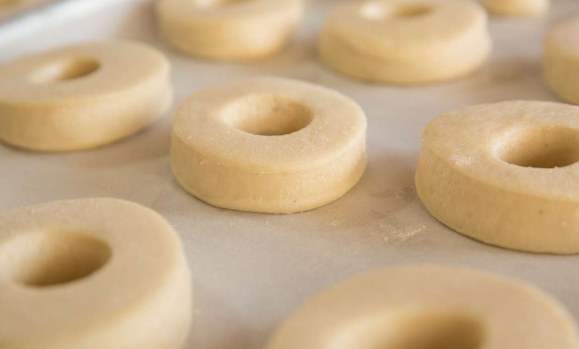 Tren Heboh, Donat Super Besar Seperti Raksasa